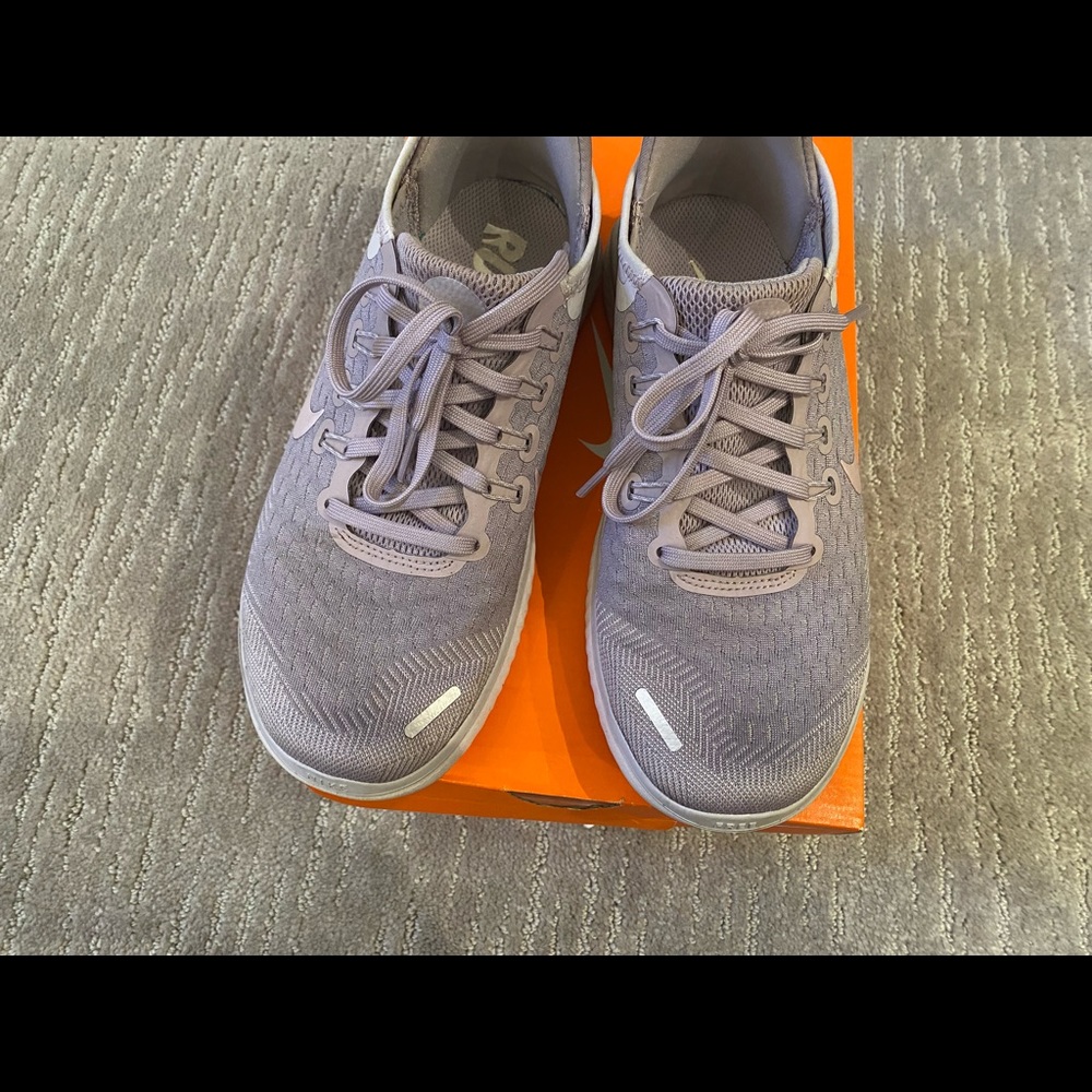 Nike Free Run in Elemental Rose - Picture 6 of 7
